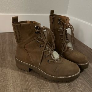 Women’s boots size 7.5 new